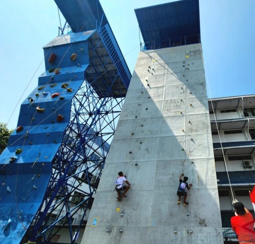 Arena Wallclimbing/Panjat Tebing